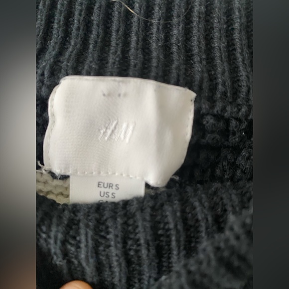 Knitted black and white sweater - Picture 5 of 6